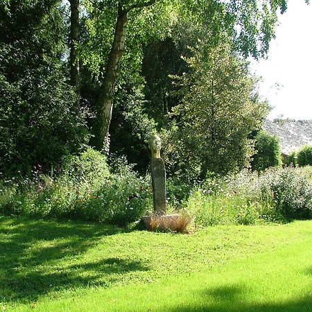 Chateau Du Bourg Bed & Breakfast Saint-Denis-de-Gastines Exterior photo